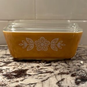 Pyrex Cinderella Gold vintage fridgie with lid